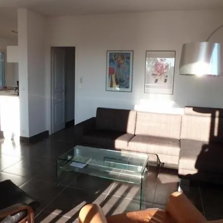 Milady 3 - Biarritz, 3 Bedrooms, 6 Persons Biarritz