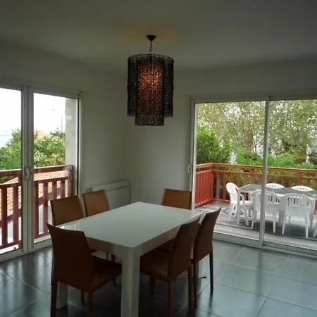 Milady 3 - Biarritz, 3 Bedrooms, 6 Persons