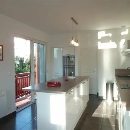 Milady 3 - Biarritz, 3 Bedrooms, 6 Persons * Biarritz