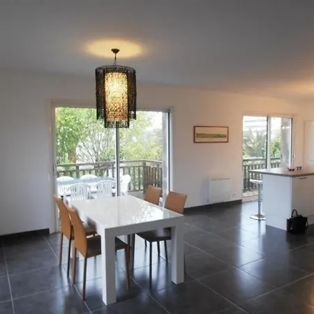 Milady 3 - Biarritz, 3 Bedrooms, 6 Persons * Biarritz